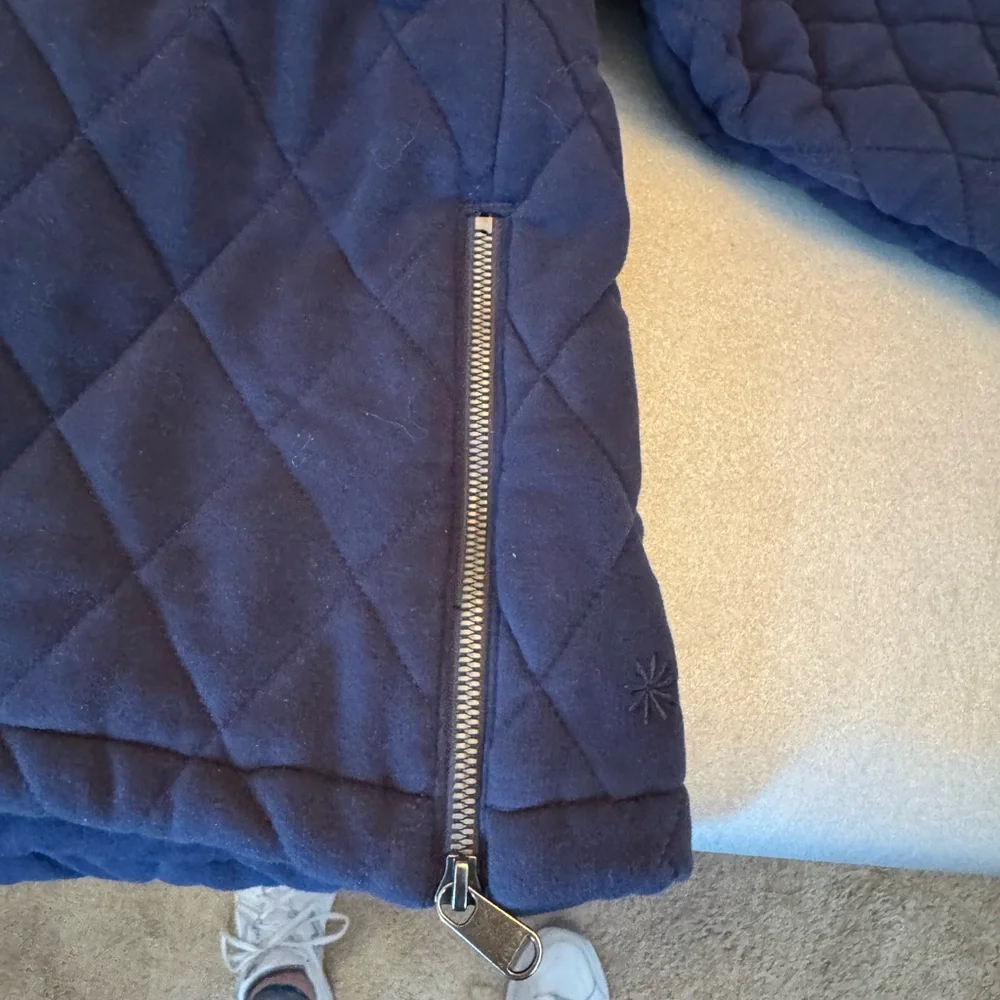 Athleta Navy Quilted Sweatshirt - Picture 6 of 8